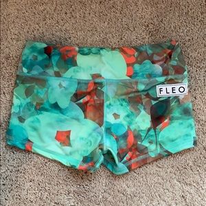 Fleo “Electric Petal” shorts size Small
